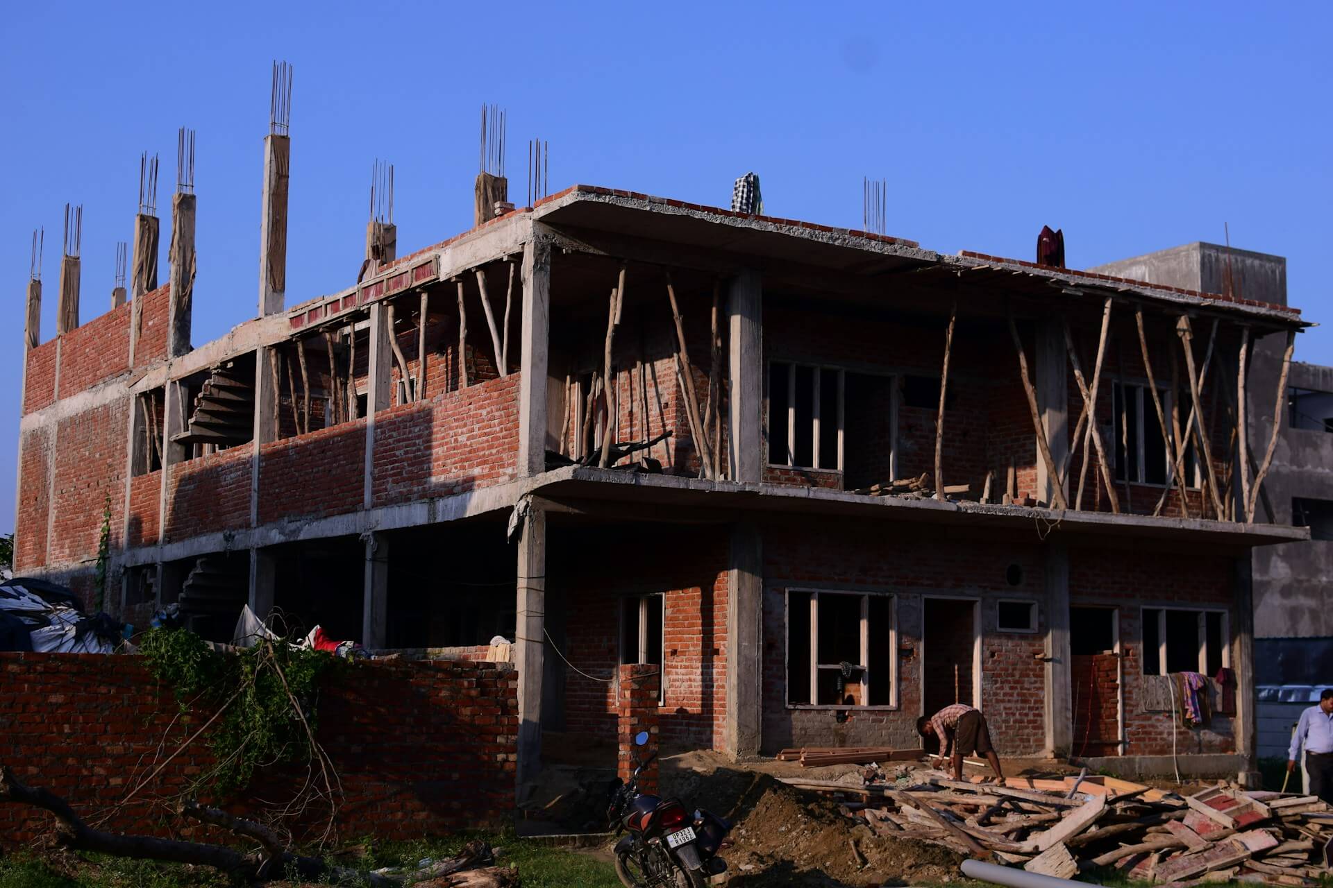 Contoh RAB Bangunan Rumah 2 Lantai. Cek Ya di Sini!